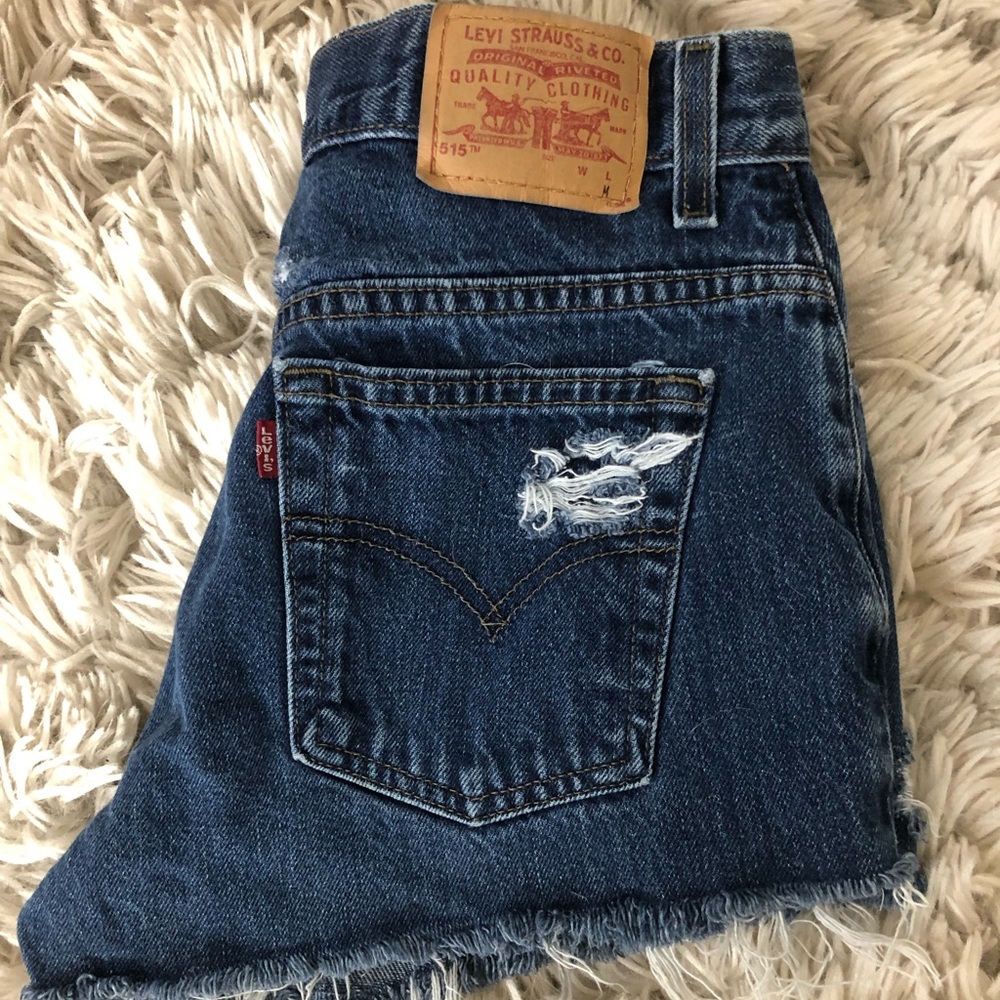 High wasted Levi shorts